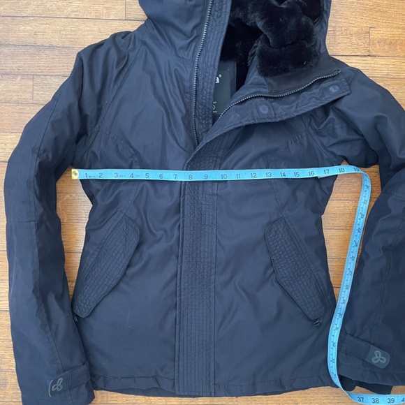 Aritzia TNA The Summit Short Down Black Parka Size XS - Picture 7 of 13